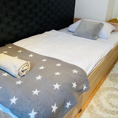 Origo Apartman إغير المظهر الخارجي الصورة