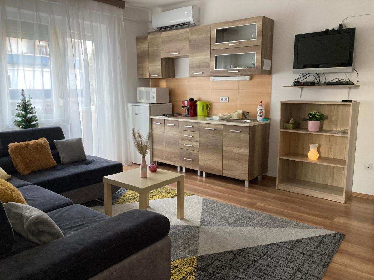 Origo Apartman إغير المظهر الخارجي الصورة